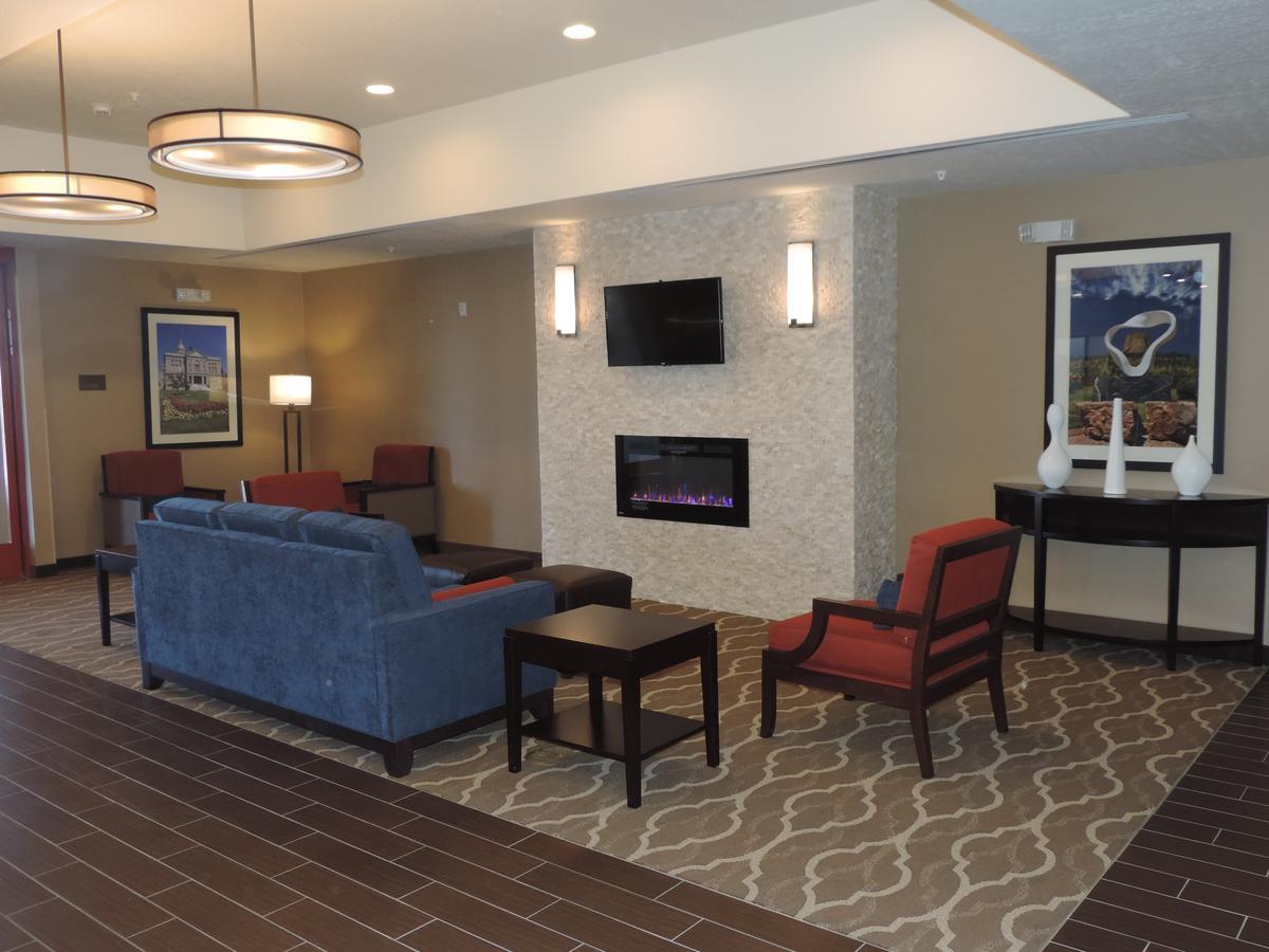 Heartland Inn And Suites Wheatland Zewnętrze zdjęcie