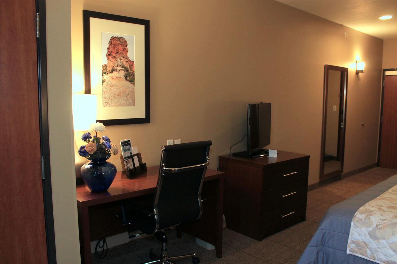 Heartland Inn And Suites Wheatland Zewnętrze zdjęcie