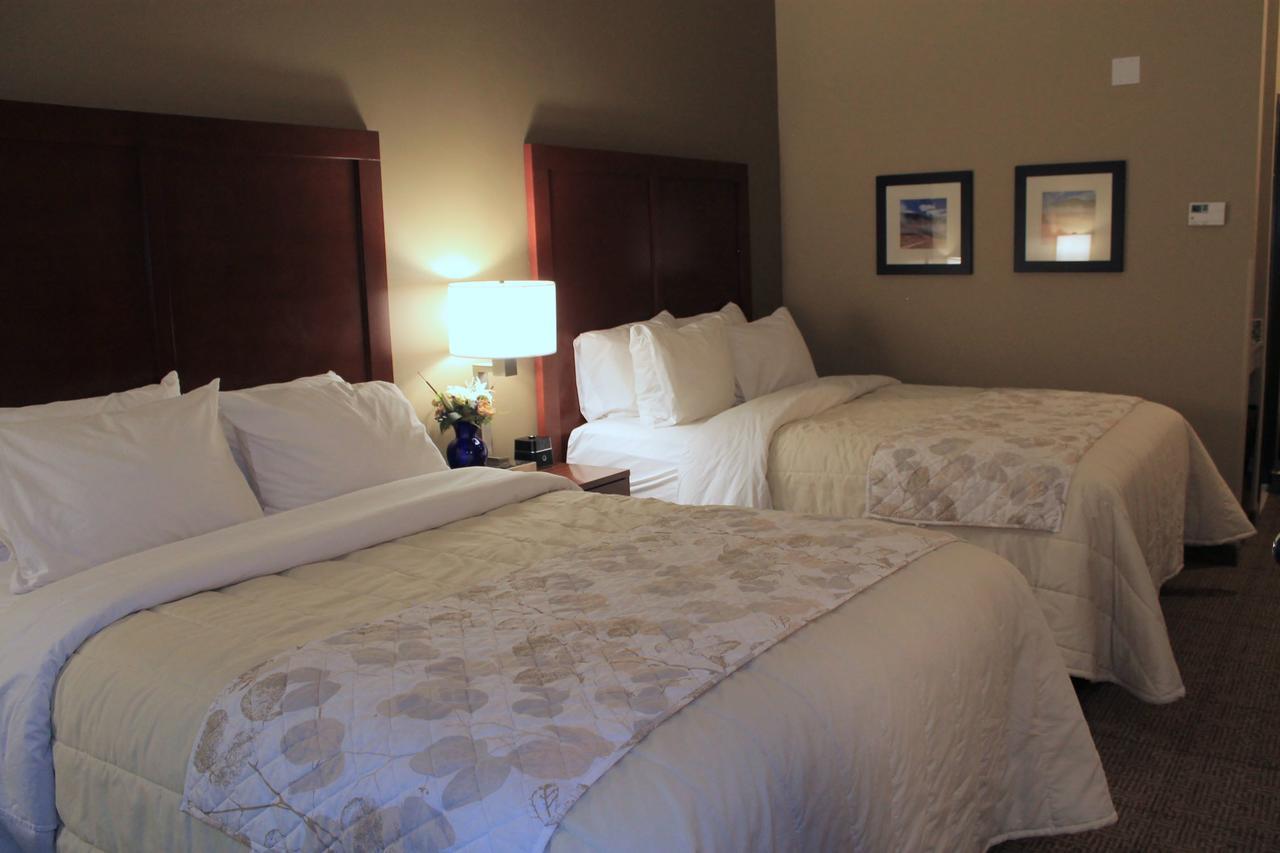 Heartland Inn And Suites Wheatland Zewnętrze zdjęcie