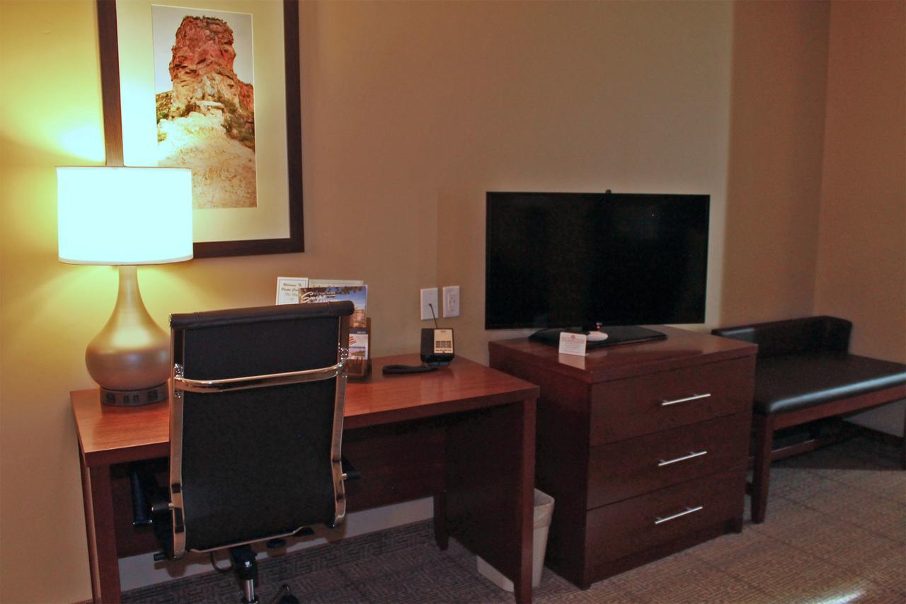 Heartland Inn And Suites Wheatland Zewnętrze zdjęcie
