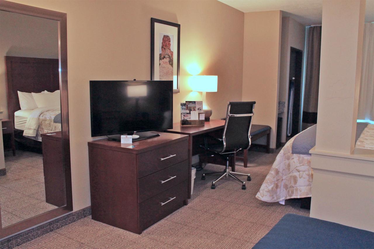 Heartland Inn And Suites Wheatland Zewnętrze zdjęcie