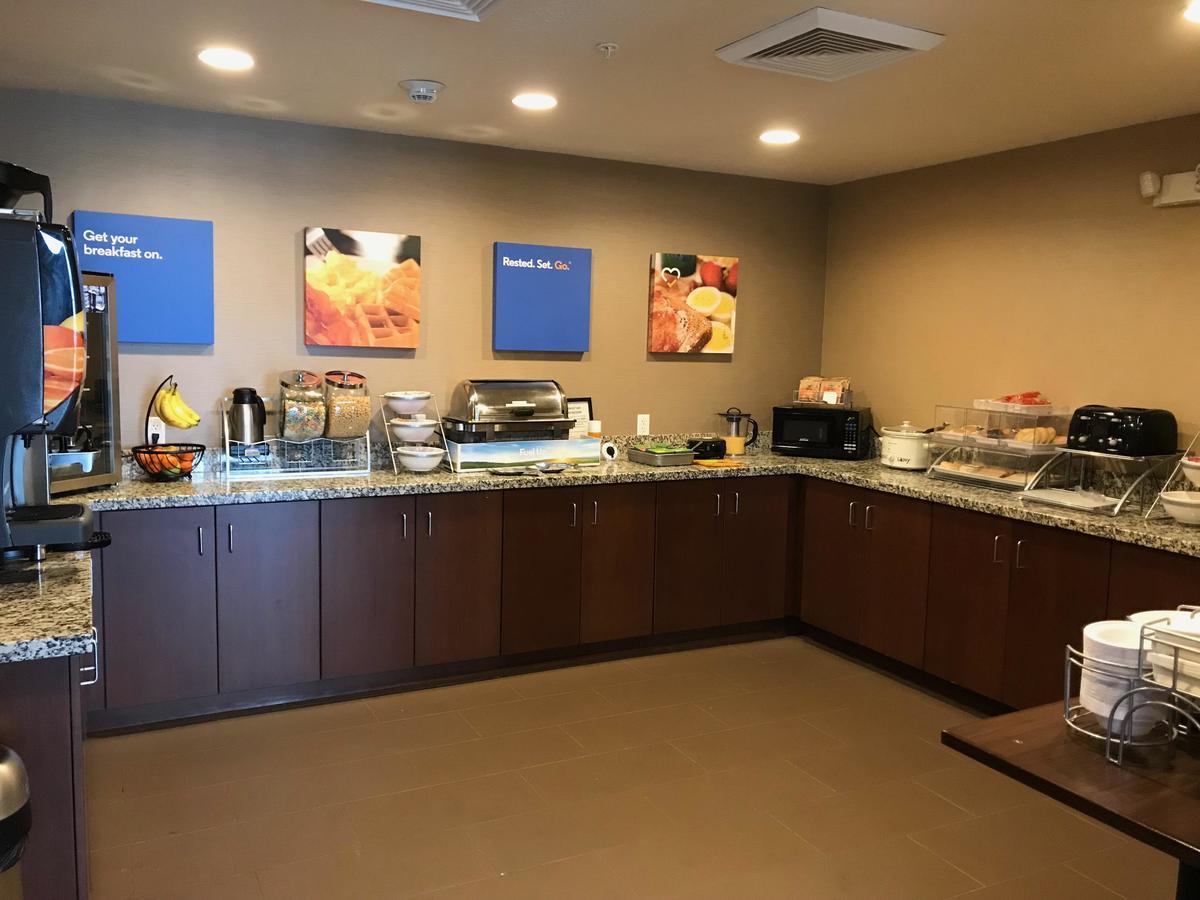 Heartland Inn And Suites Wheatland Zewnętrze zdjęcie