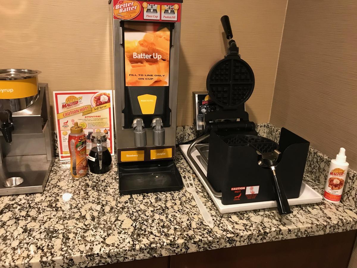 Heartland Inn And Suites Wheatland Zewnętrze zdjęcie