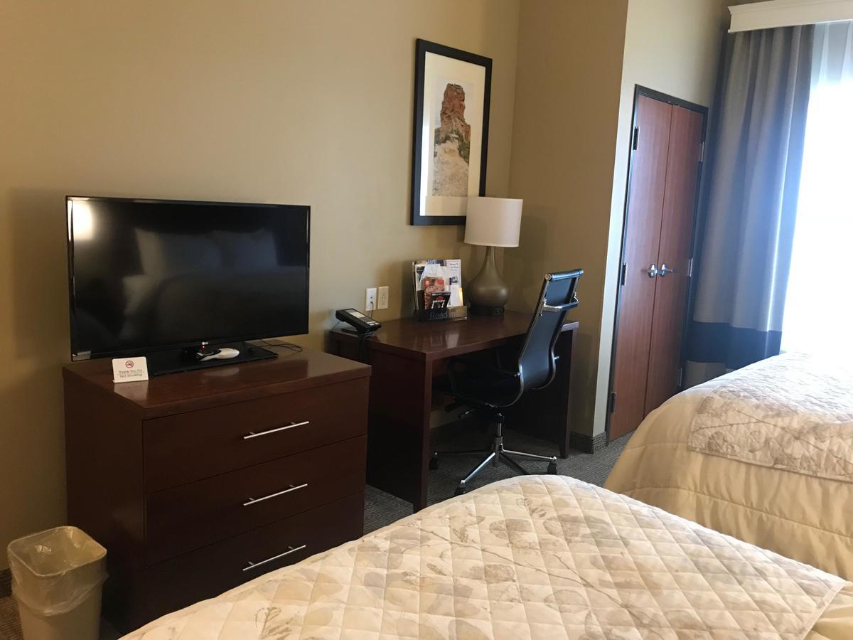 Heartland Inn And Suites Wheatland Zewnętrze zdjęcie