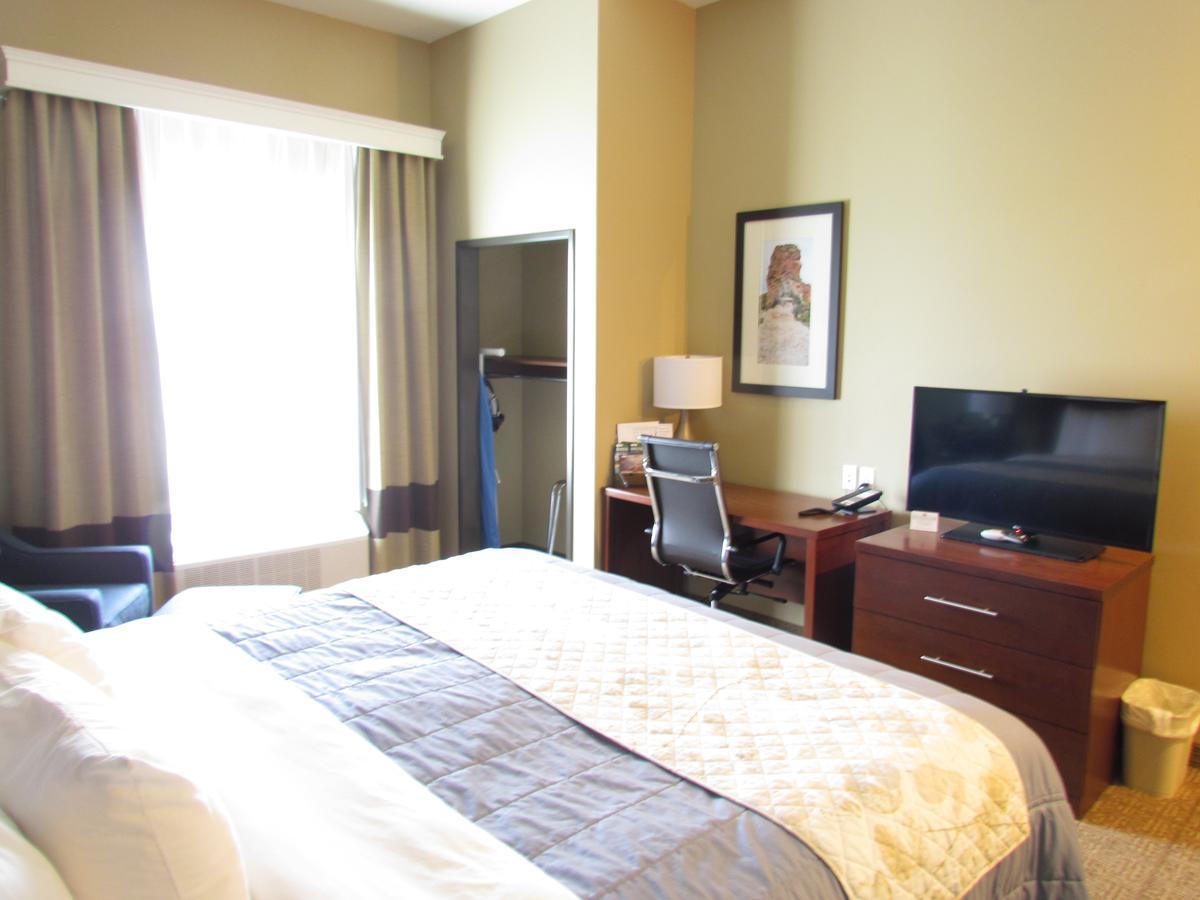 Heartland Inn And Suites Wheatland Zewnętrze zdjęcie