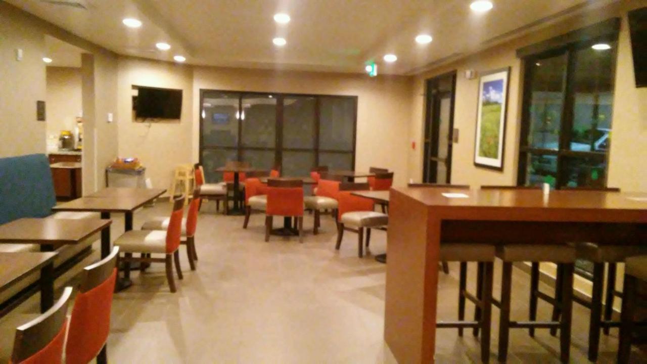 Heartland Inn And Suites Wheatland Zewnętrze zdjęcie